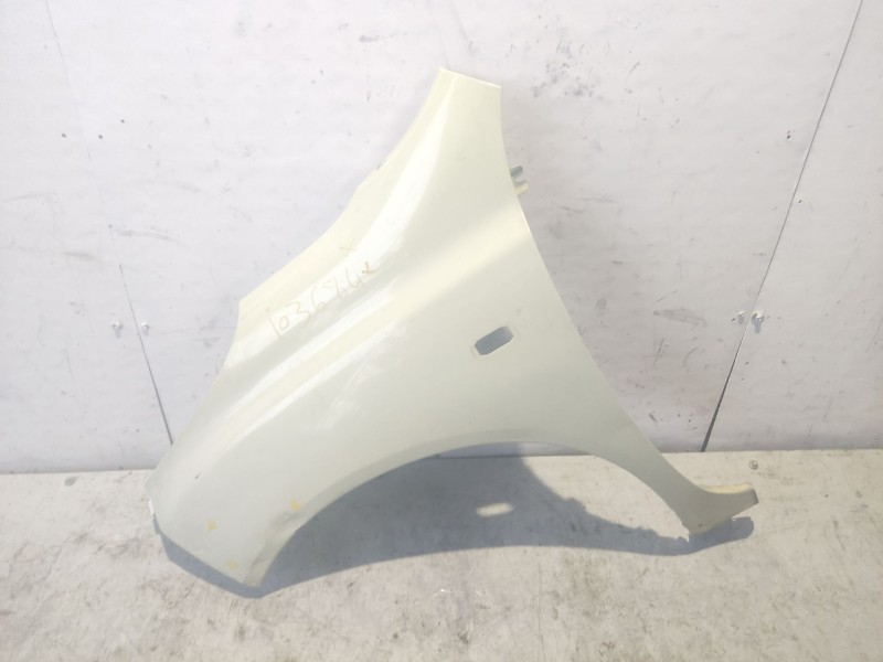 Recambio de aleta delantera izquierda para nissan micra (k12e) 1.4 cat referencia OEM IAM 63101AX630  