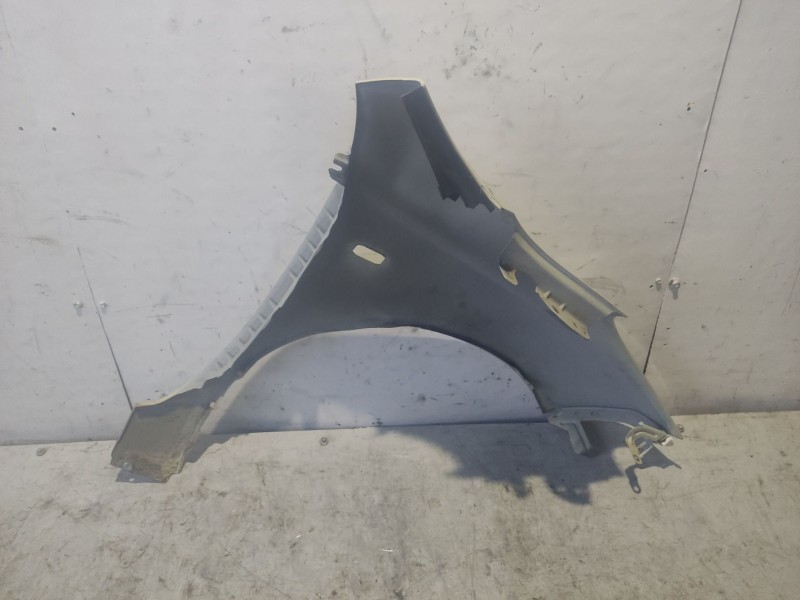 Recambio de aleta delantera izquierda para nissan micra (k12e) 1.4 cat referencia OEM IAM 63101AX630  