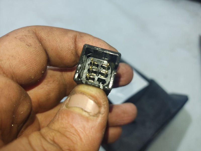 Recambio de retrovisor derecho para opel zafira a referencia OEM IAM 6428136  