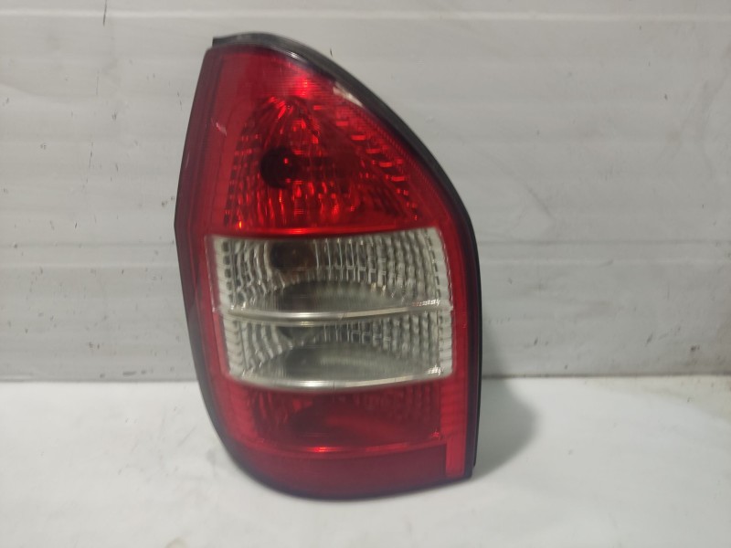 Recambio de piloto trasero izquierdo para opel zafira a referencia OEM IAM 1222075  