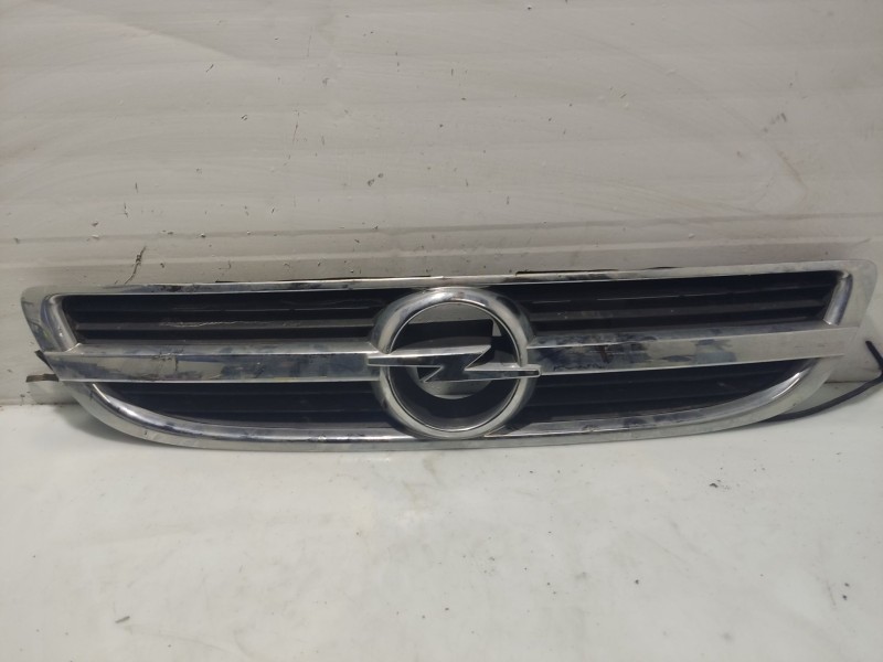 Recambio de calandra delantera de radiador para opel zafira a referencia OEM IAM  24453538 