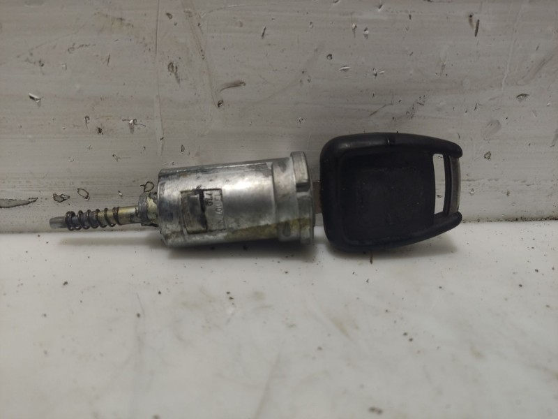 Recambio de bombin puerta delantera izquierda para opel zafira a referencia OEM IAM  13107754 