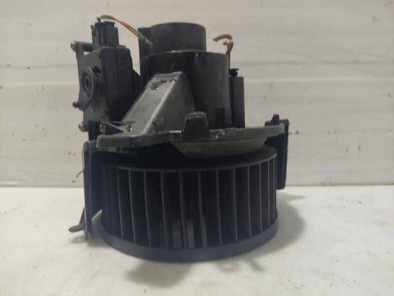 Recambio de motor calefaccion para opel zafira a referencia OEM IAM  13161068 