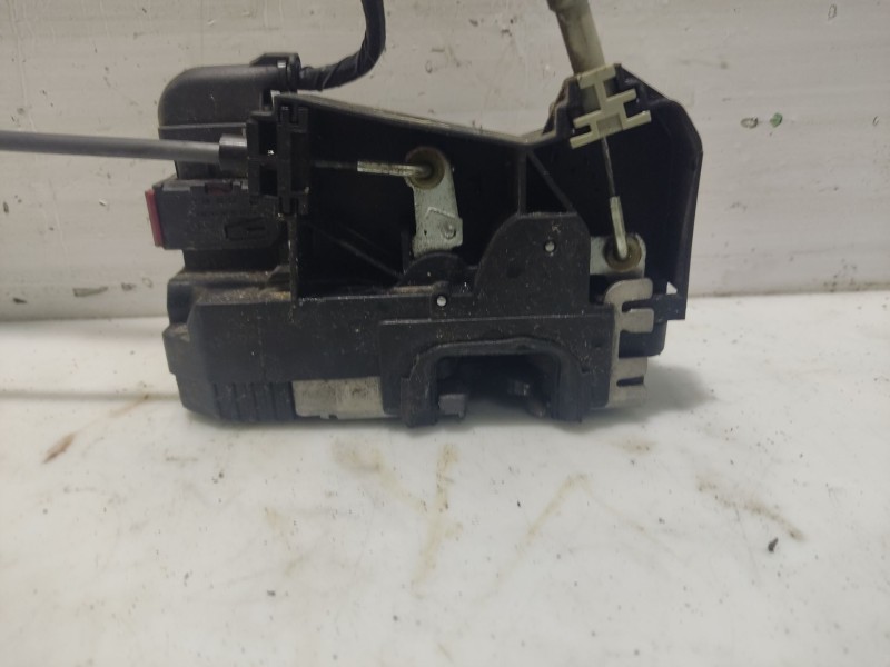 Recambio de cerradura puerta delantera izquierda para opel zafira a referencia OEM IAM 133139  