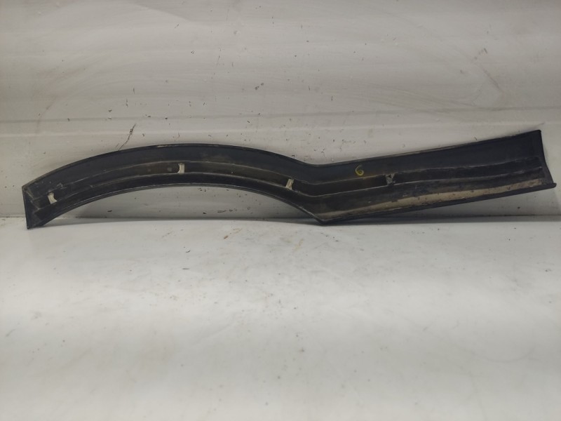 Recambio de moldura para opel zafira a referencia OEM IAM  13154528 