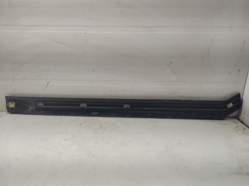 Recambio de moldura para opel zafira a referencia OEM IAM  13154530 