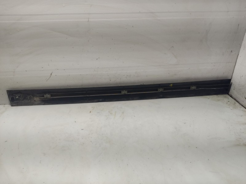 Recambio de moldura para opel zafira a referencia OEM IAM  13154532 