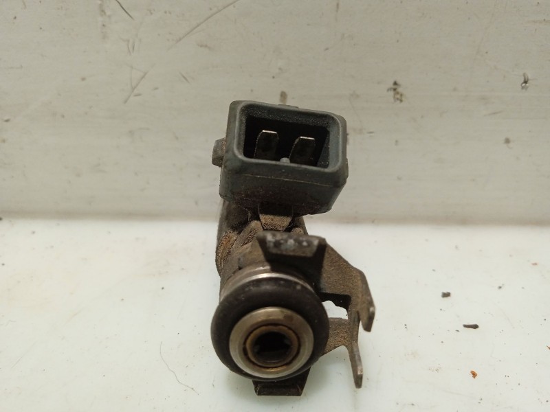 Recambio de inyector para volkswagen golf iv (1j1) 1.9 tdi referencia OEM IAM 036906031C  