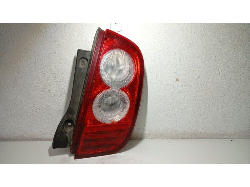 Recambio de piloto trasero derecho para nissan micra iii (k12) 1.4 16v referencia OEM IAM 26550AX720  