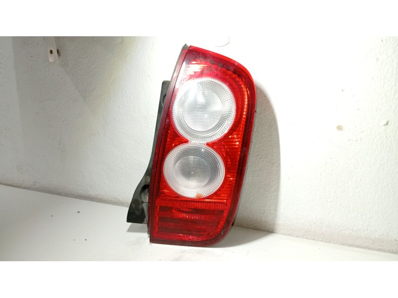 Recambio de piloto trasero derecho para nissan micra iii (k12) 1.4 16v referencia OEM IAM 26550AX720  