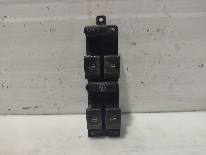 Recambio de mando elevalunas delantero izquierdo para volkswagen golf iv (1j1) 1.9 tdi referencia OEM IAM   