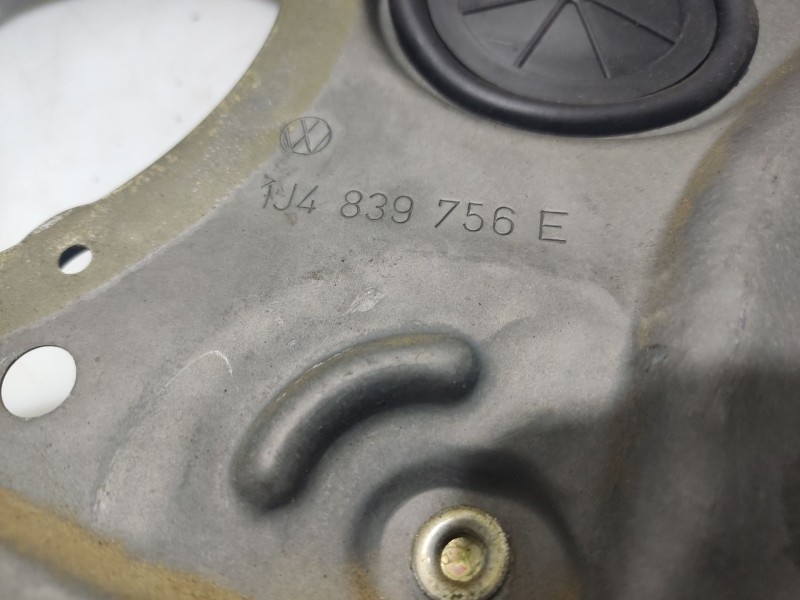 Recambio de elevalunas trasero derecho para volkswagen golf iv (1j1) 1.9 tdi referencia OEM IAM 1J4839462F  