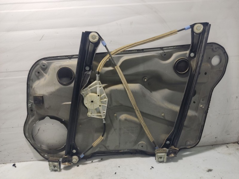 Recambio de elevalunas delantero izquierdo para volkswagen golf iv (1j1) 1.9 tdi referencia OEM IAM 1J4837461H  