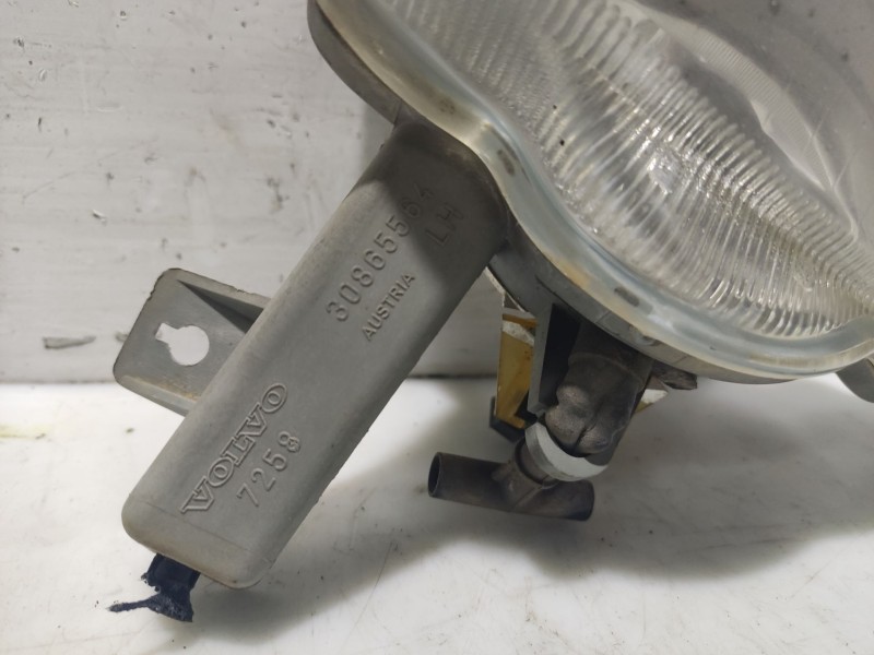 Recambio de faro antiniebla izquierdo para volvo v40 station wagon (645) 1.6 referencia OEM IAM 30865564  