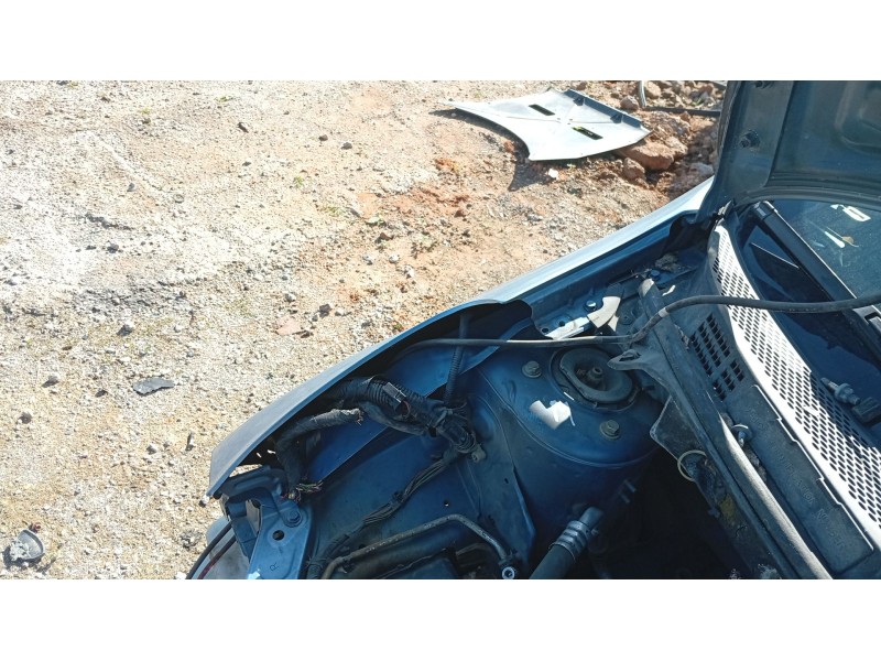 Recambio de aleta delantera derecha para nissan micra iii (k12) 1.4 16v referencia OEM IAM 63100AX630  