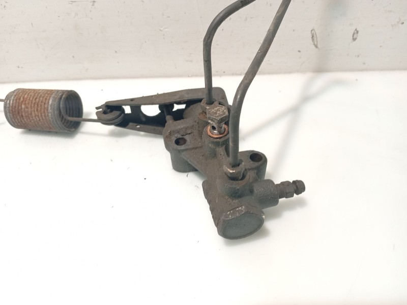 Recambio de repartidor de freno para nissan atleon referencia OEM IAM BD30  