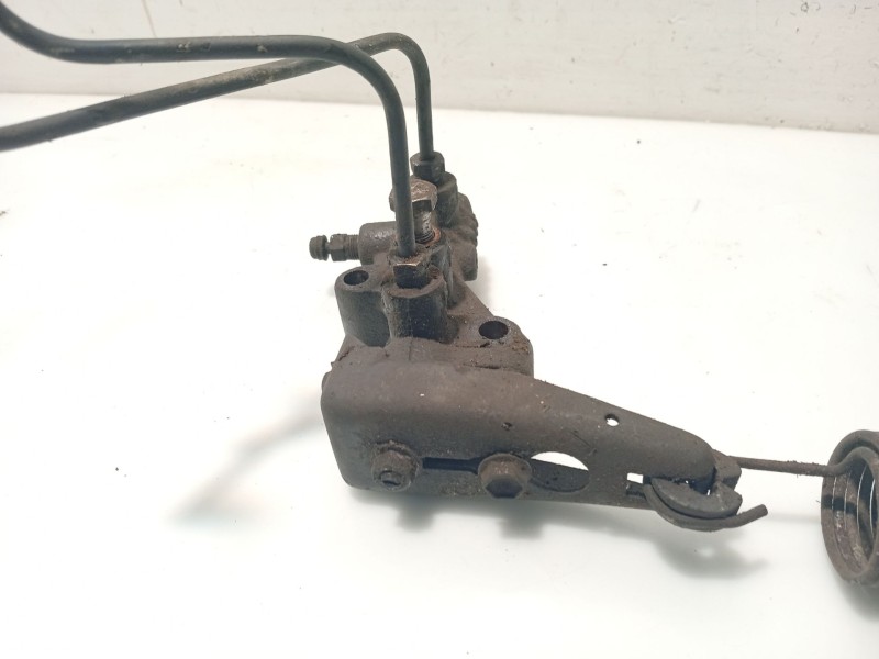 Recambio de repartidor de freno para nissan atleon referencia OEM IAM BD30  