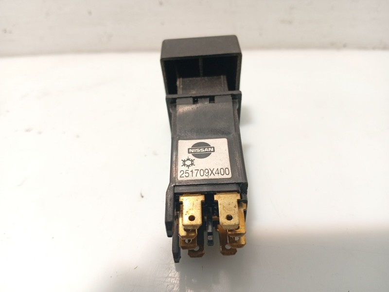 Recambio de interruptor para nissan atleon referencia OEM IAM 251709X400  