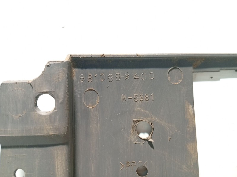 Recambio de moldura para nissan atleon referencia OEM IAM 681069X400  