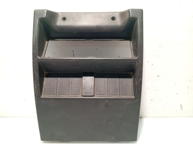 Recambio de moldura para nissan atleon referencia OEM IAM 682519X002  