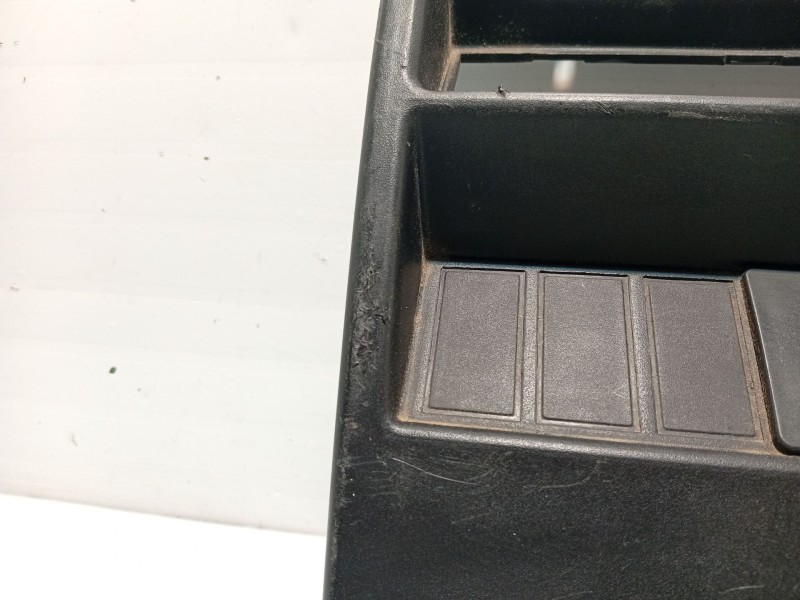 Recambio de moldura para nissan atleon referencia OEM IAM 682519X002  