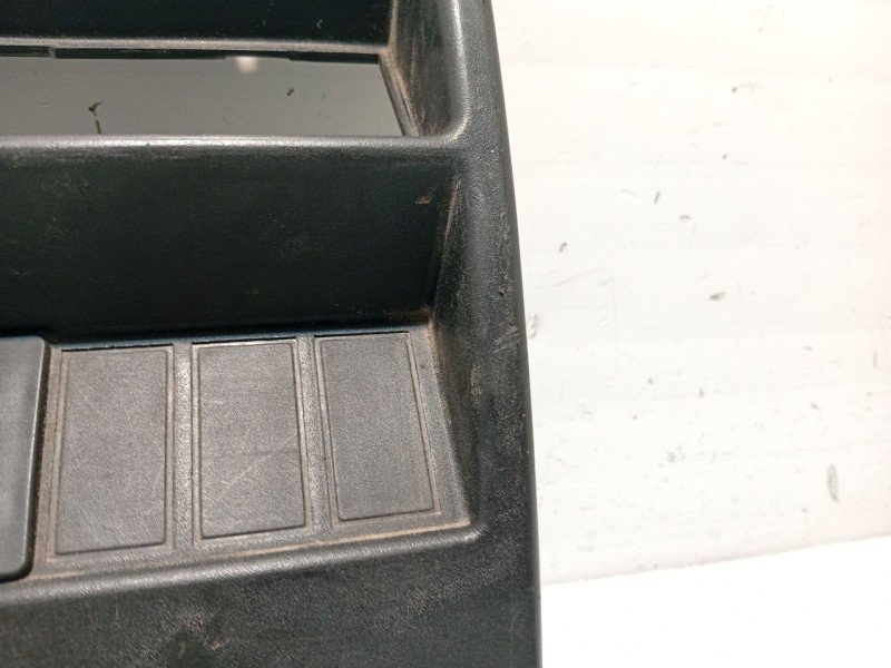 Recambio de moldura para nissan atleon referencia OEM IAM 682519X002  