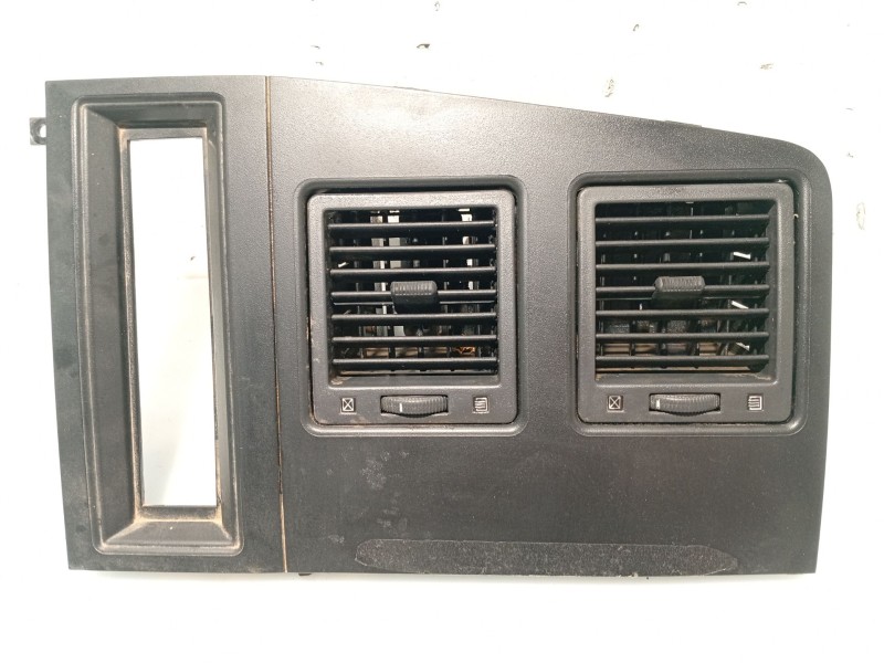 Recambio de aireador calefaccion para nissan atleon referencia OEM IAM 682609X601  