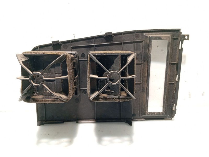 Recambio de aireador calefaccion para nissan atleon referencia OEM IAM 682609X601  