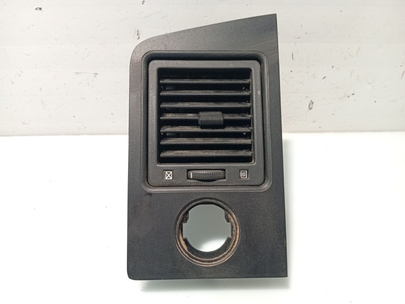 Recambio de aireador calefaccion para nissan atleon referencia OEM IAM 682409X600  