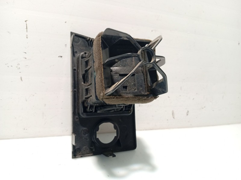 Recambio de aireador calefaccion para nissan atleon referencia OEM IAM 682409X600  