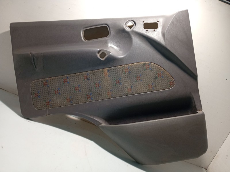 Recambio de guarnecido puerta delantera izquierda para nissan atleon referencia OEM IAM BD30  