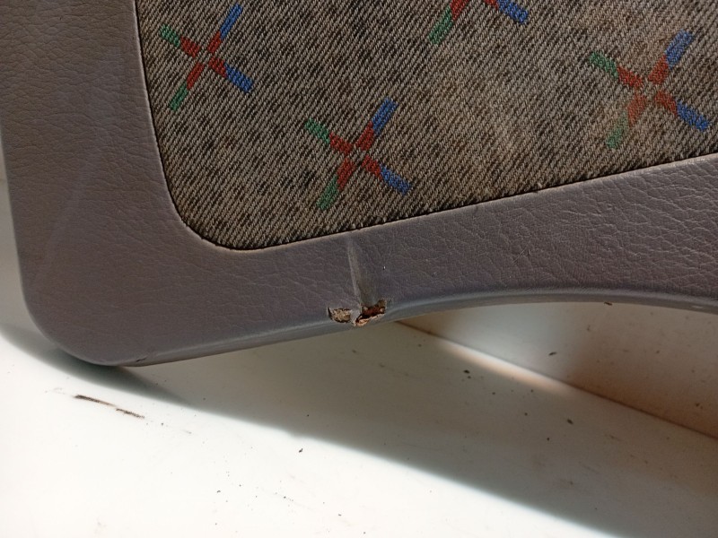 Recambio de guarnecido puerta delantera izquierda para nissan atleon referencia OEM IAM BD30  