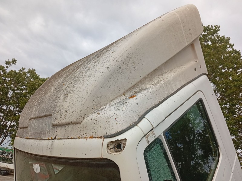 Recambio de moldura para nissan atleon referencia OEM IAM BD30  