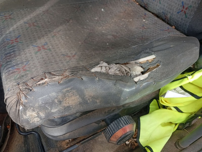 Recambio de asiento delantero izquierdo para nissan atleon referencia OEM IAM BD30  