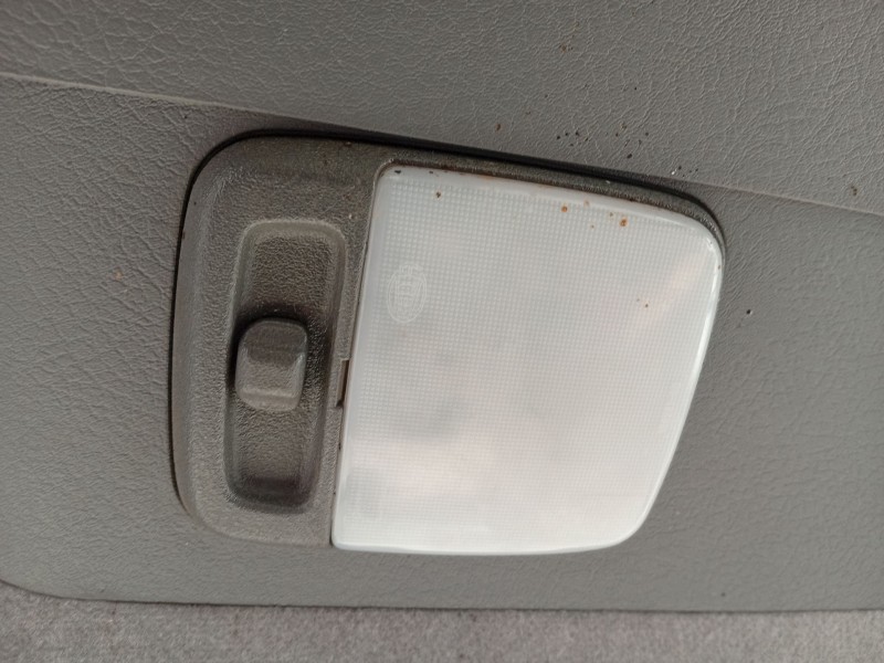 Recambio de luz interior para nissan atleon referencia OEM IAM BD30  
