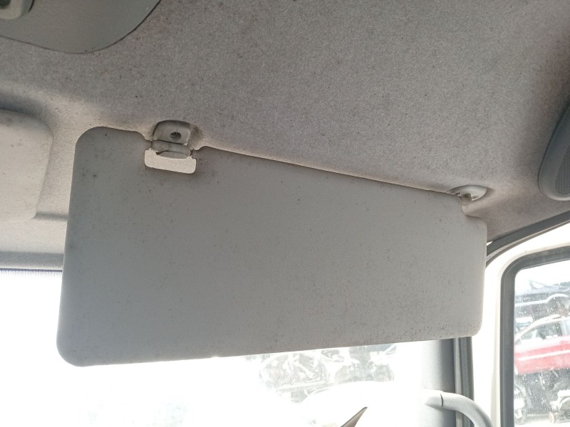Recambio de parasol derecho para nissan atleon referencia OEM IAM 96400LA70A  