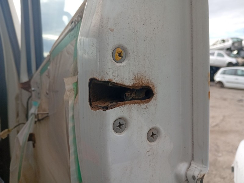 Recambio de cerradura puerta delantera derecha para nissan atleon referencia OEM IAM BD30  