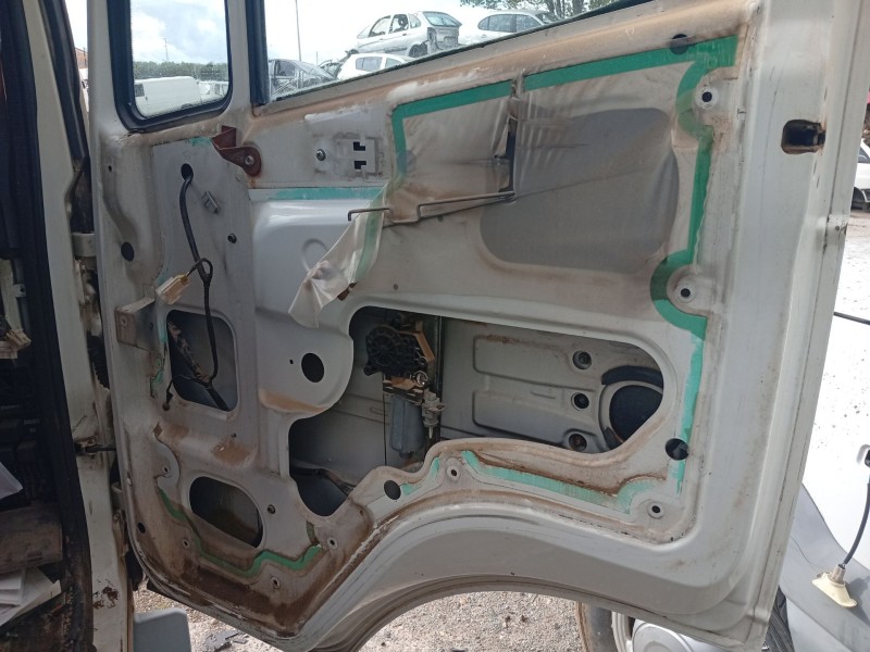 Recambio de elevalunas delantero derecho para nissan atleon referencia OEM IAM BD30  