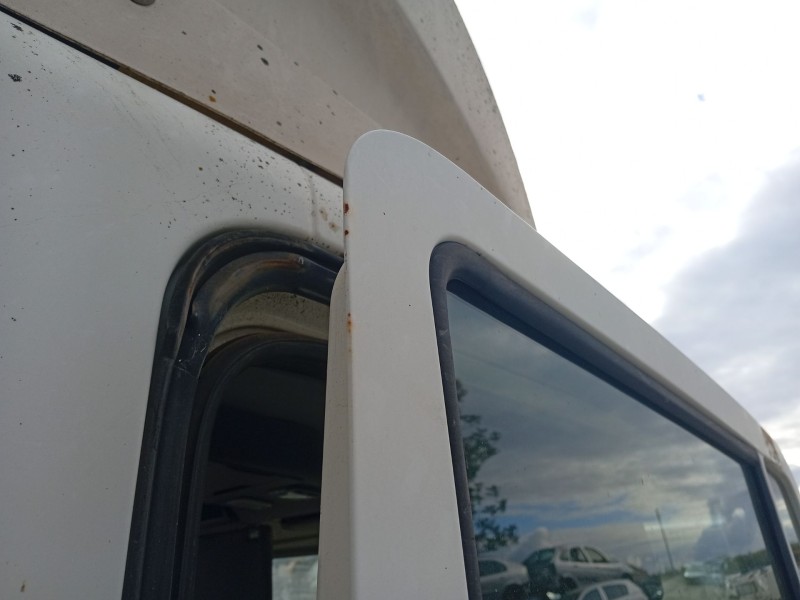 Recambio de puerta delantera derecha para nissan atleon referencia OEM IAM BD30  