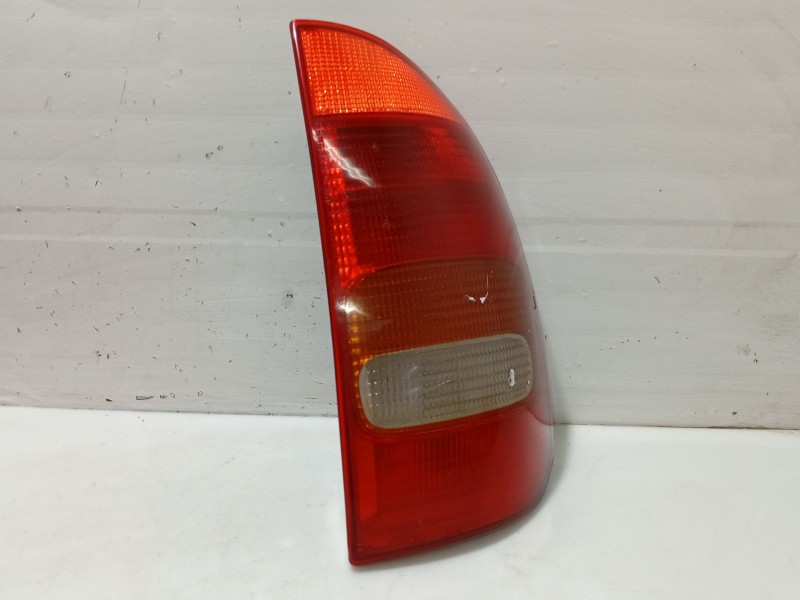 Recambio de piloto trasero derecho para opel corsa b (s93) 1.7 d (f08, f68, m68) referencia OEM IAM 90444811  