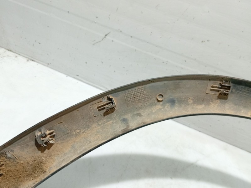 Recambio de molduras delanteras para opel corsa b (s93) 1.7 d (f08, f68, m68) referencia OEM IAM 90477209  