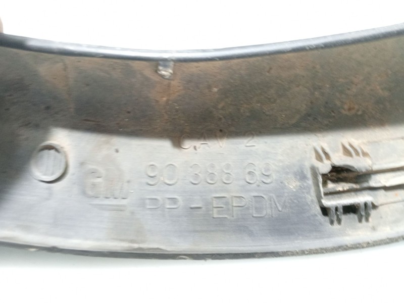 Recambio de molduras delanteras para opel corsa b (s93) 1.7 d (f08, f68, m68) referencia OEM IAM 90477209  