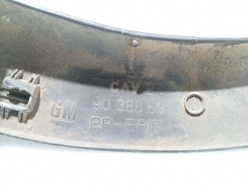 Recambio de molduras delanteras para opel corsa b (s93) 1.7 d (f08, f68, m68) referencia OEM IAM 90477209  