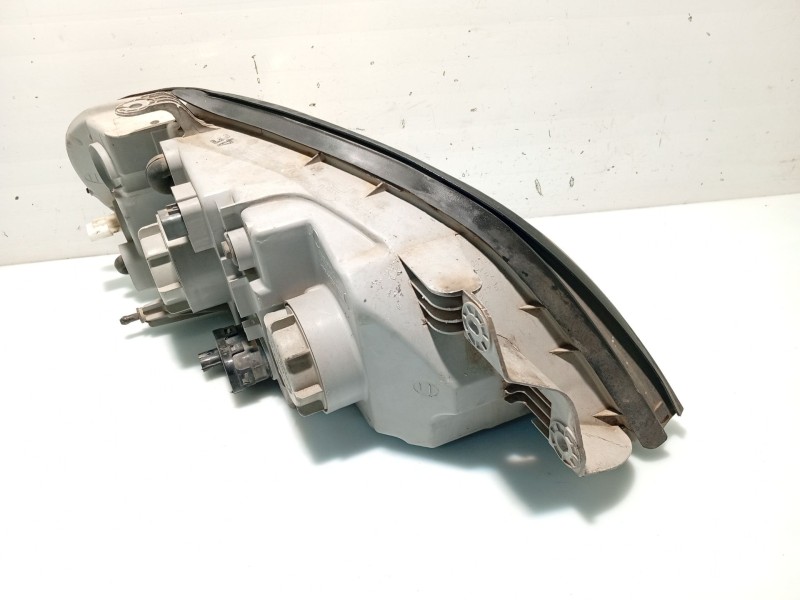 Recambio de faro izquierdo para kia carnival ii (gq) 2.9 crdi referencia OEM IAM 0K55251040B  