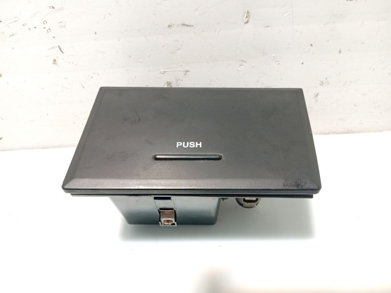 Recambio de cenicero para kia carnival ii (gq) 2.9 crdi referencia OEM IAM 0K53A6461000  