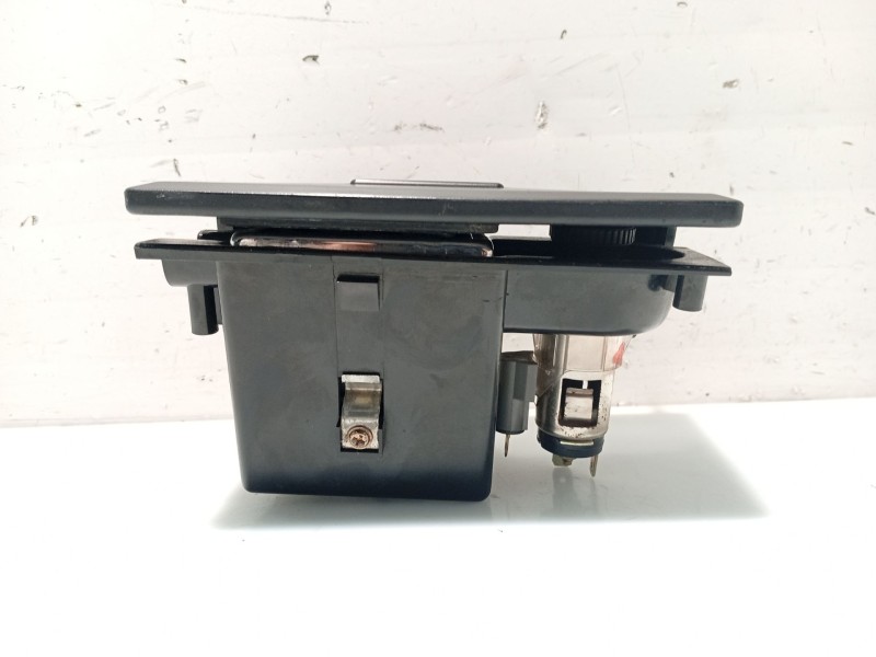 Recambio de cenicero para kia carnival ii (gq) 2.9 crdi referencia OEM IAM 0K53A6461000  