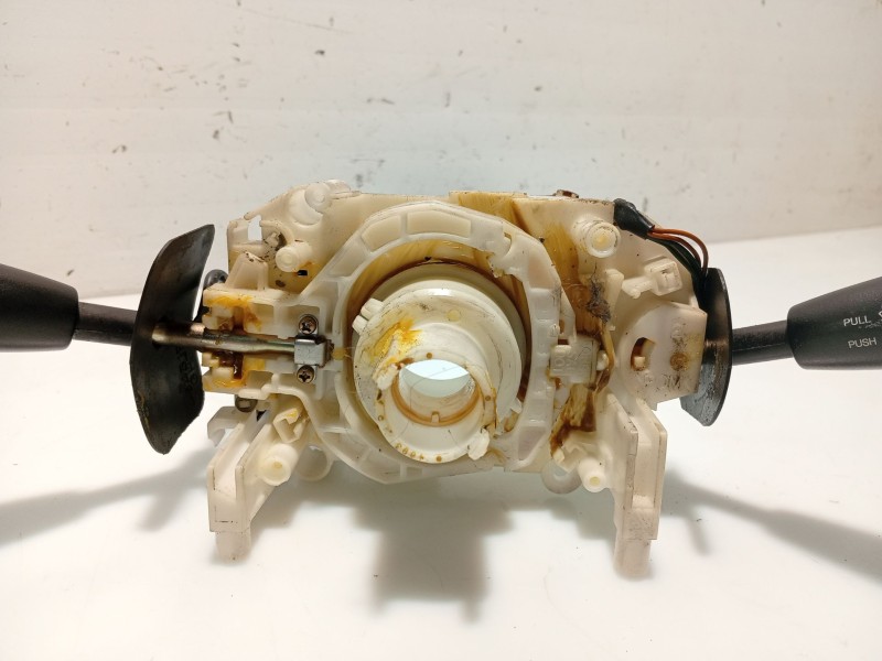 Recambio de mando volante para kia carnival ii (gq) 2.9 crdi referencia OEM IAM   