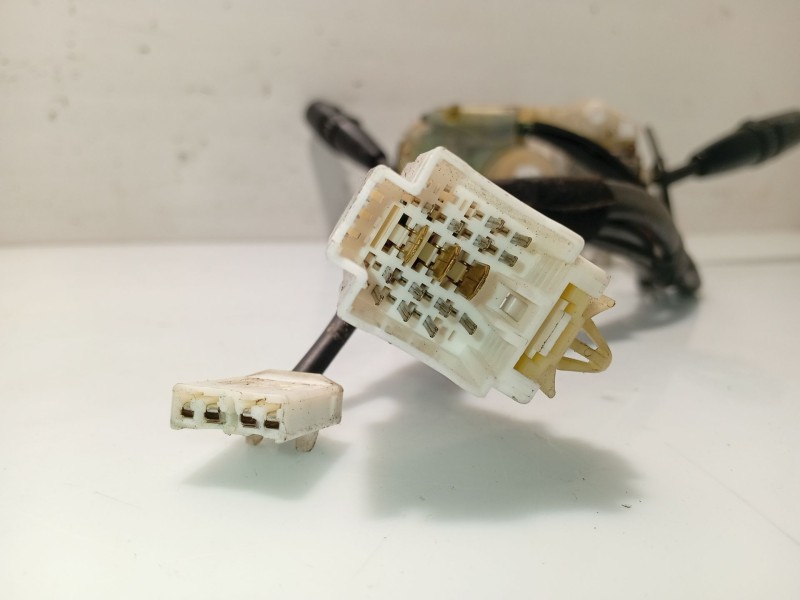 Recambio de mando volante para kia carnival ii (gq) 2.9 crdi referencia OEM IAM   