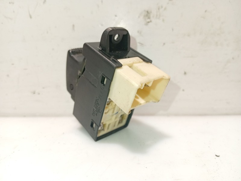 Recambio de mando elevalunas delantero derecho para kia carnival ii (gq) 2.9 crdi referencia OEM IAM 935782D000  