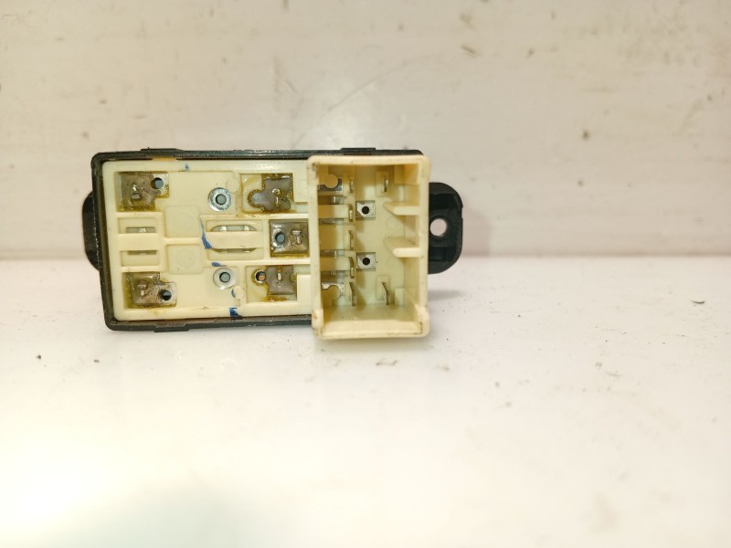 Recambio de mando elevalunas delantero derecho para kia carnival ii (gq) 2.9 crdi referencia OEM IAM 935782D000  